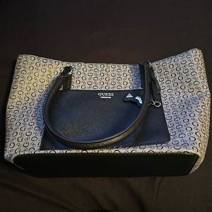 GUESS PURSE
